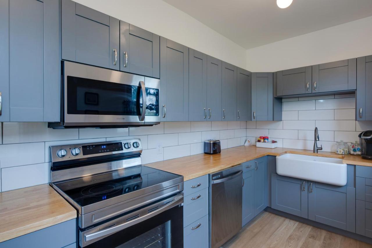 Modern Family Home In Mason With Backyard And Fire Pit Εξωτερικό φωτογραφία
