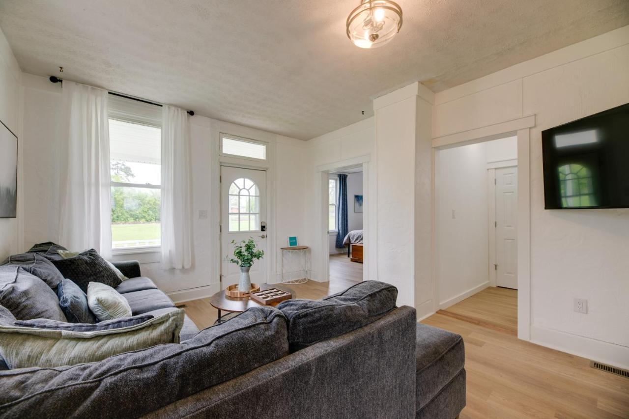 Modern Family Home In Mason With Backyard And Fire Pit Εξωτερικό φωτογραφία
