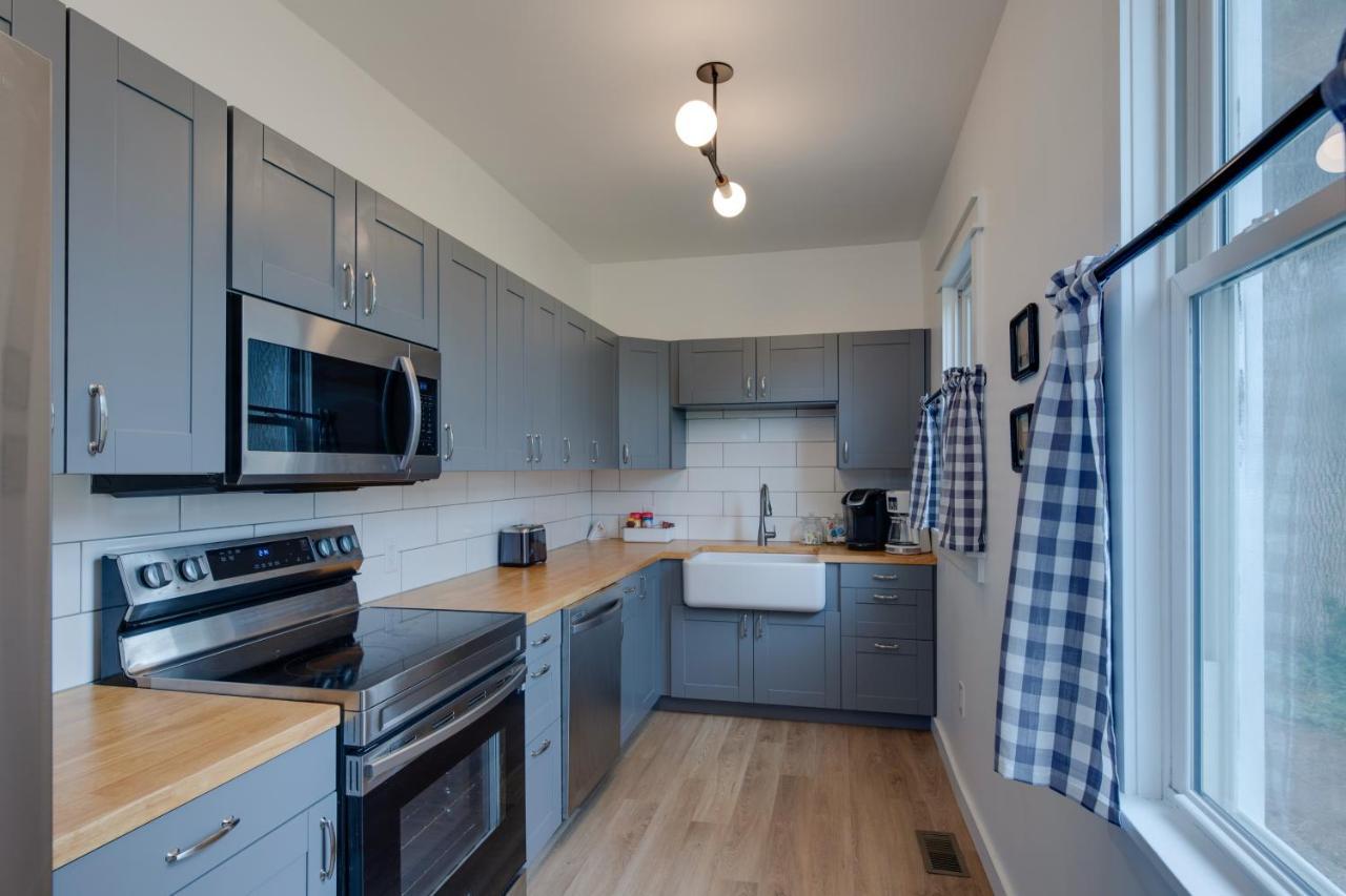 Modern Family Home In Mason With Backyard And Fire Pit Εξωτερικό φωτογραφία