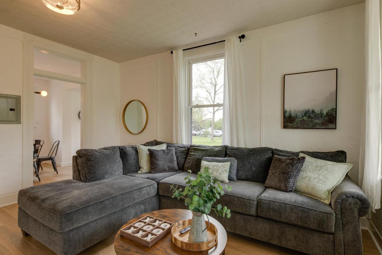 Modern Family Home In Mason With Backyard And Fire Pit Εξωτερικό φωτογραφία